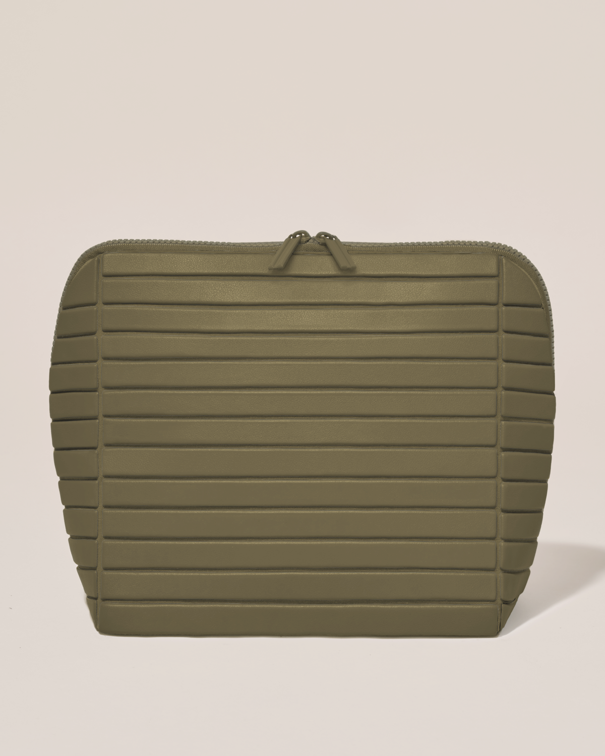 the large olive traveller
