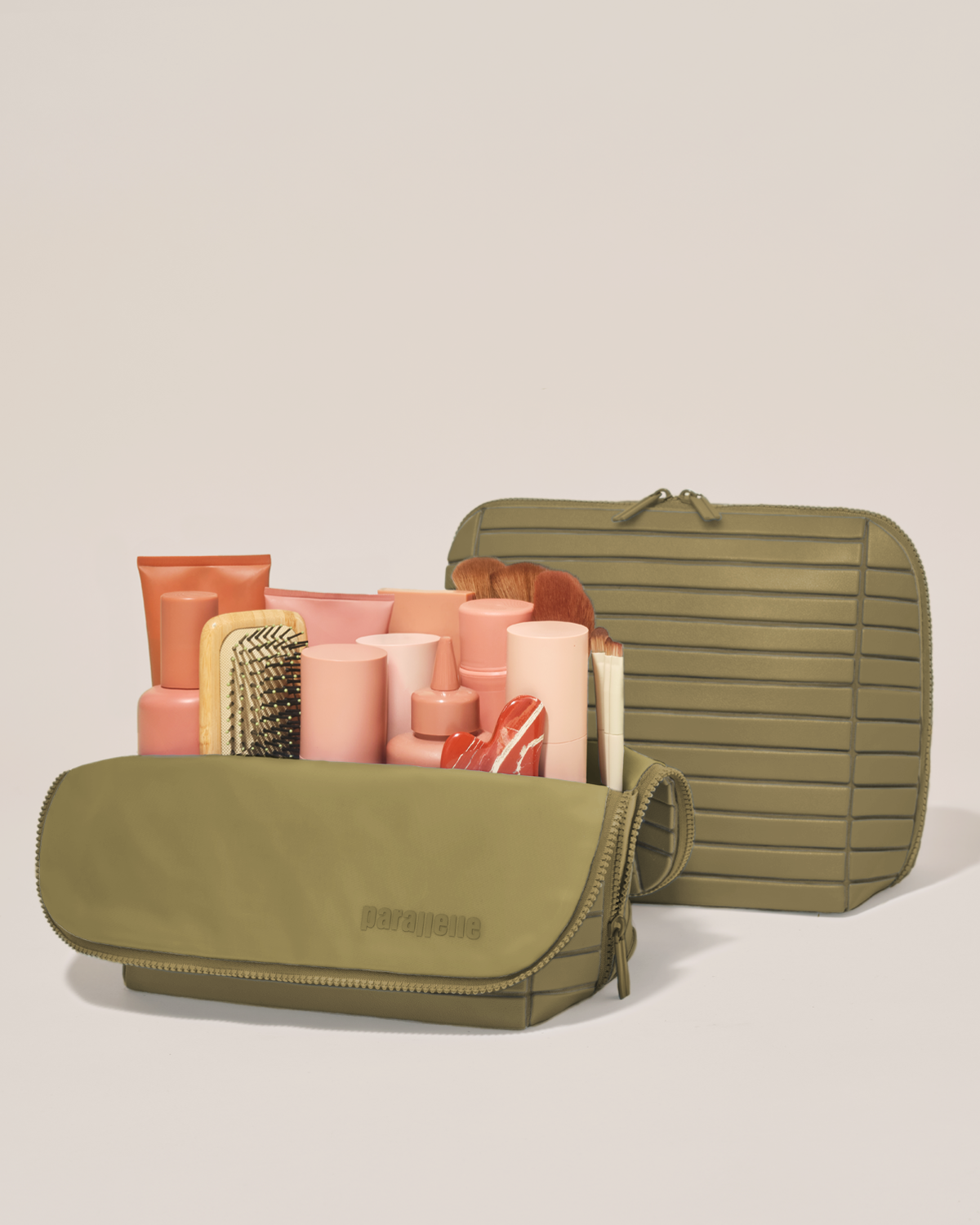 the large olive traveller