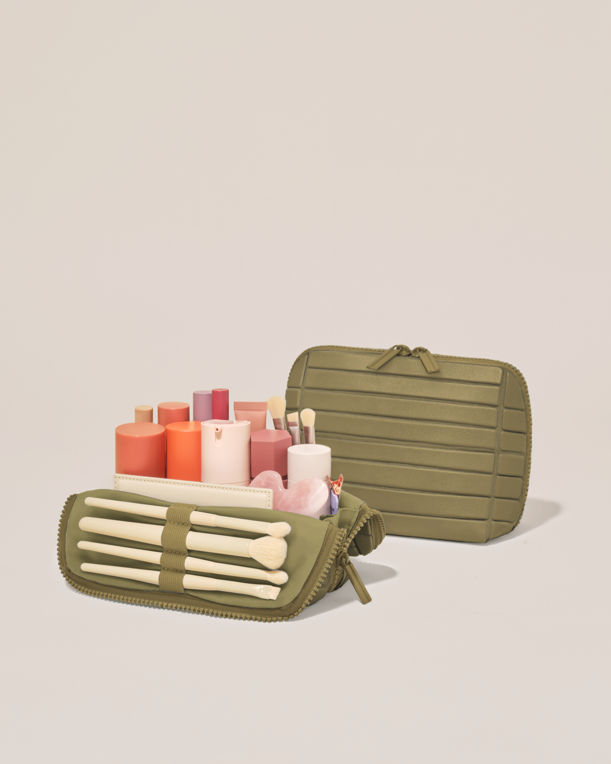 the small olive traveller