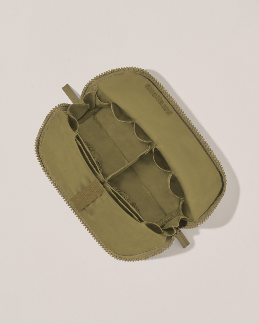 the small olive traveller