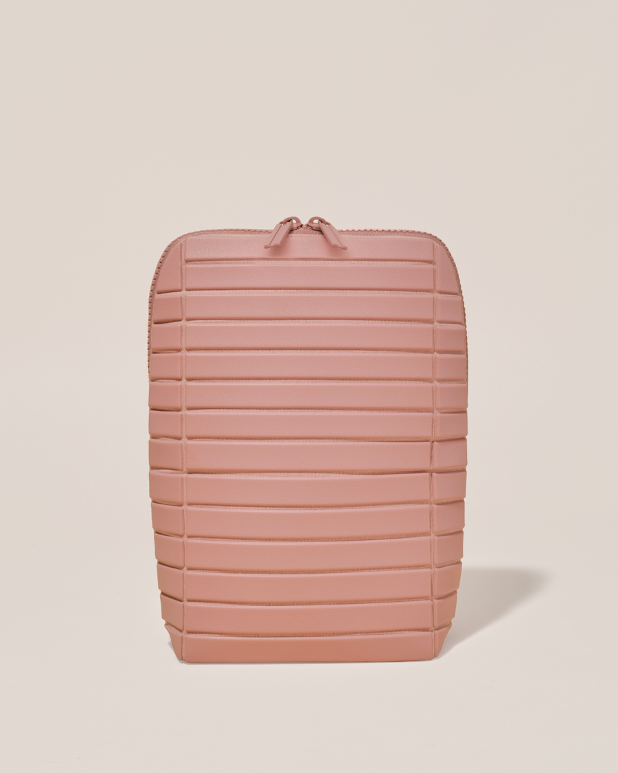 Closed Parallelle Blush (pink) Brush Traveller makeup bag with structured horizontal bar design