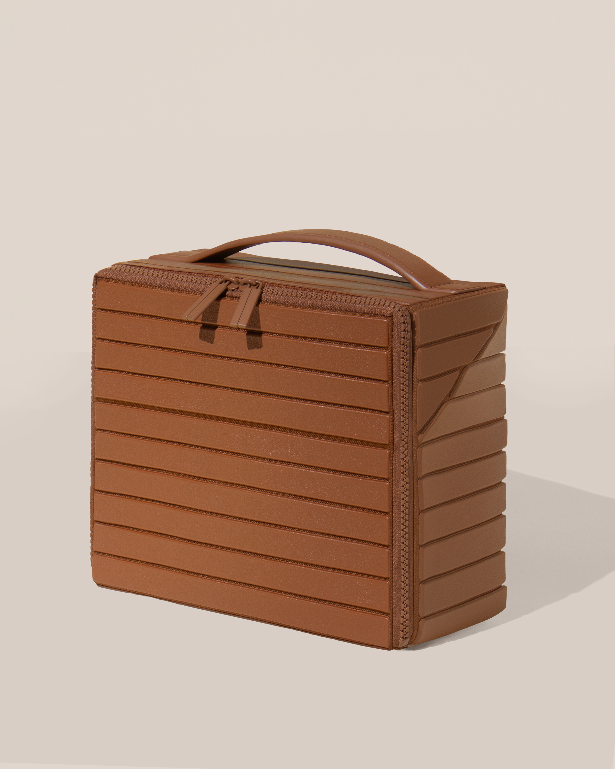 The Medium Vicuna Kit - Fold-Down Dopp Kit | Parallelle