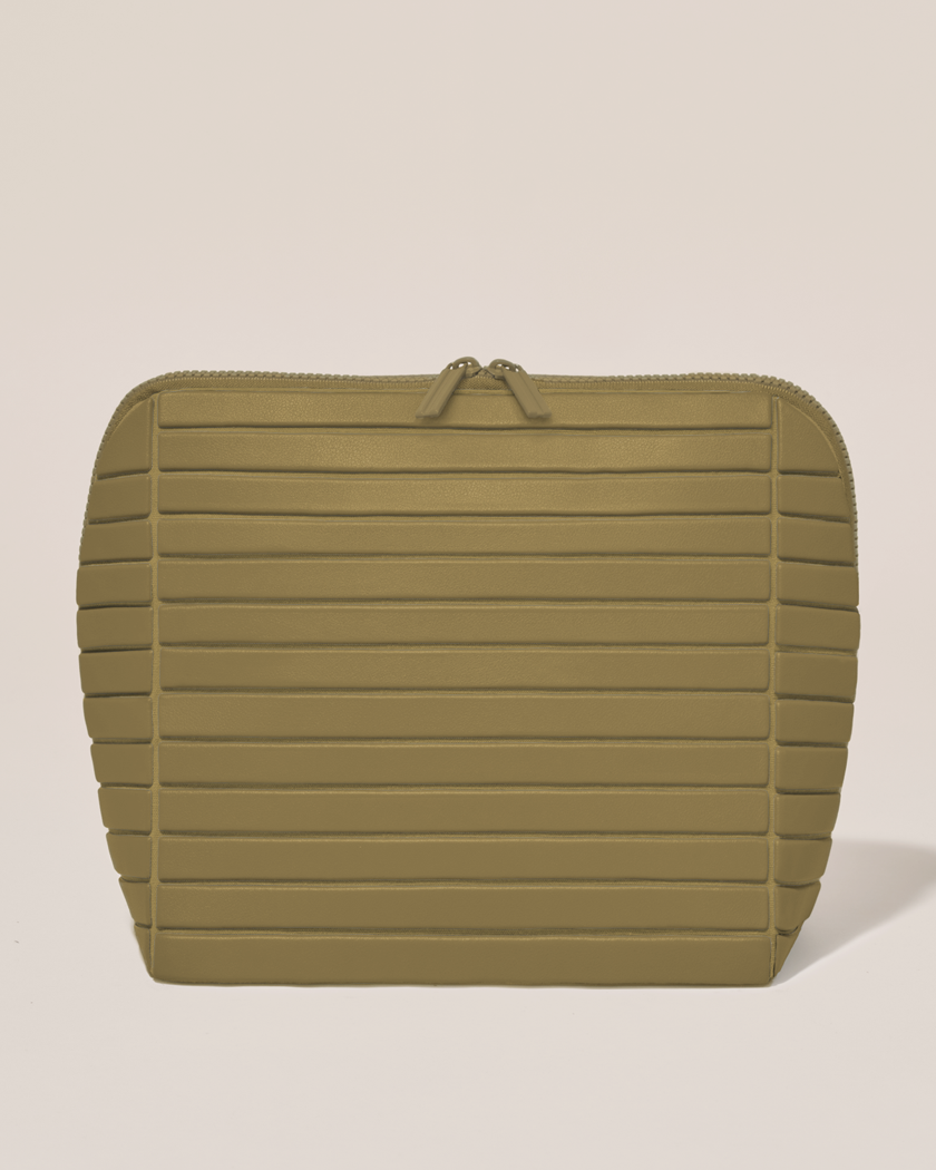 the large olive traveller
