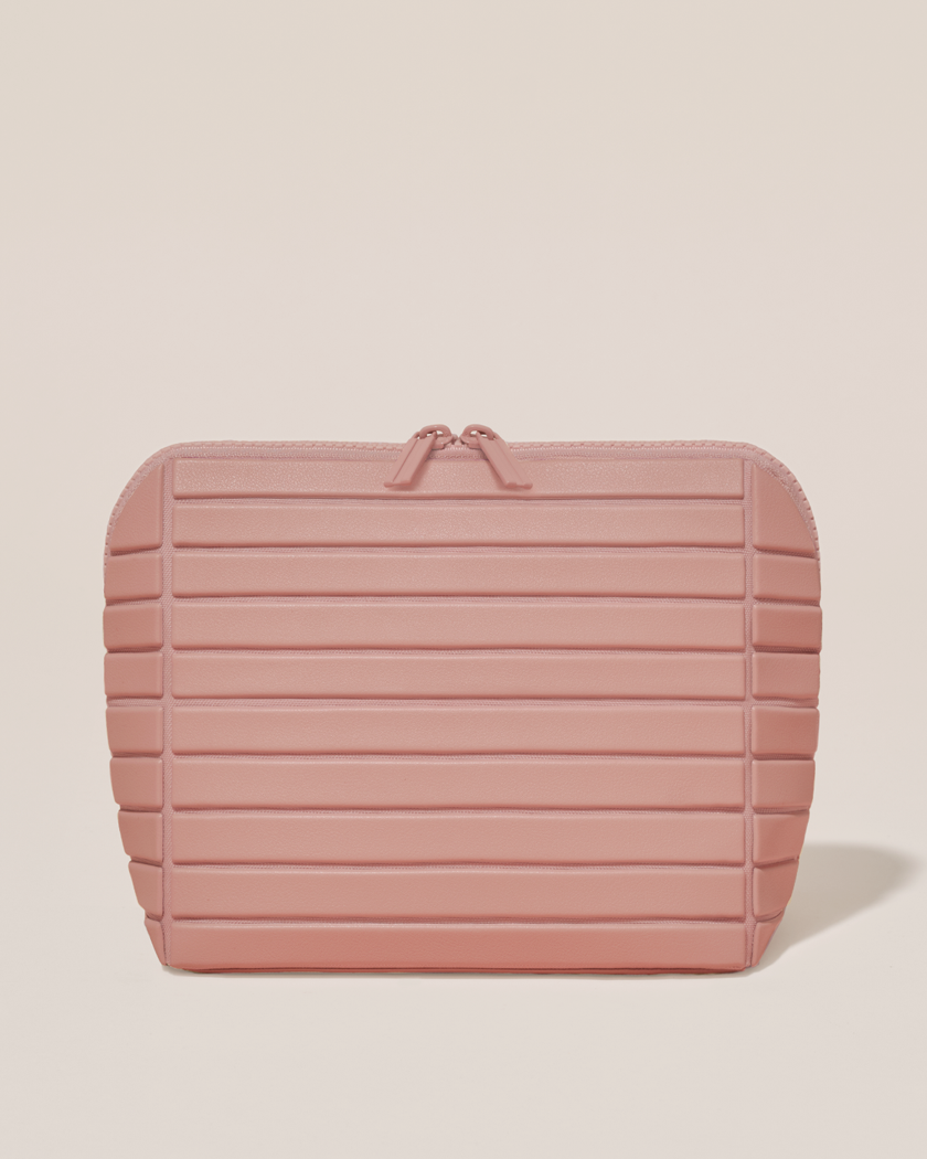 the blush traveller