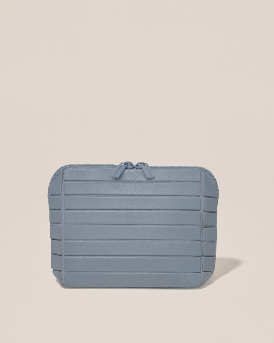 the small slate traveller