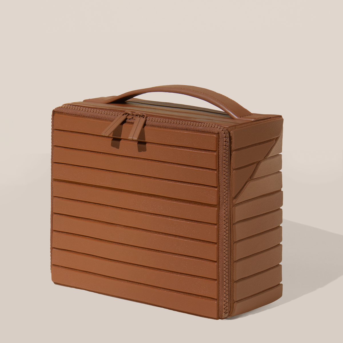 The Medium Vicuna Kit - Fold-Down Dopp Kit | Parallelle