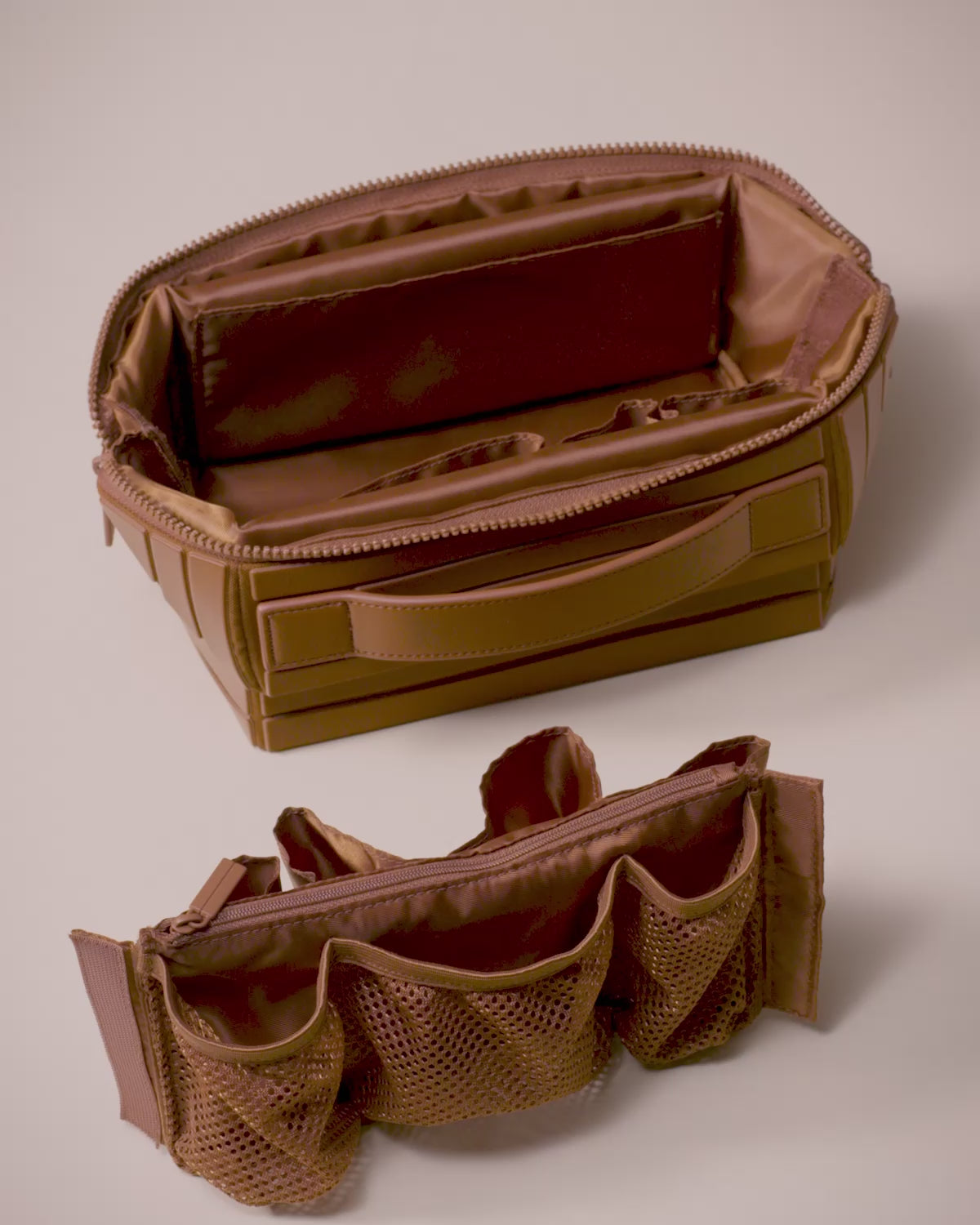 The Vicuna Kit - Fold-Down Dopp Kit | Parallelle